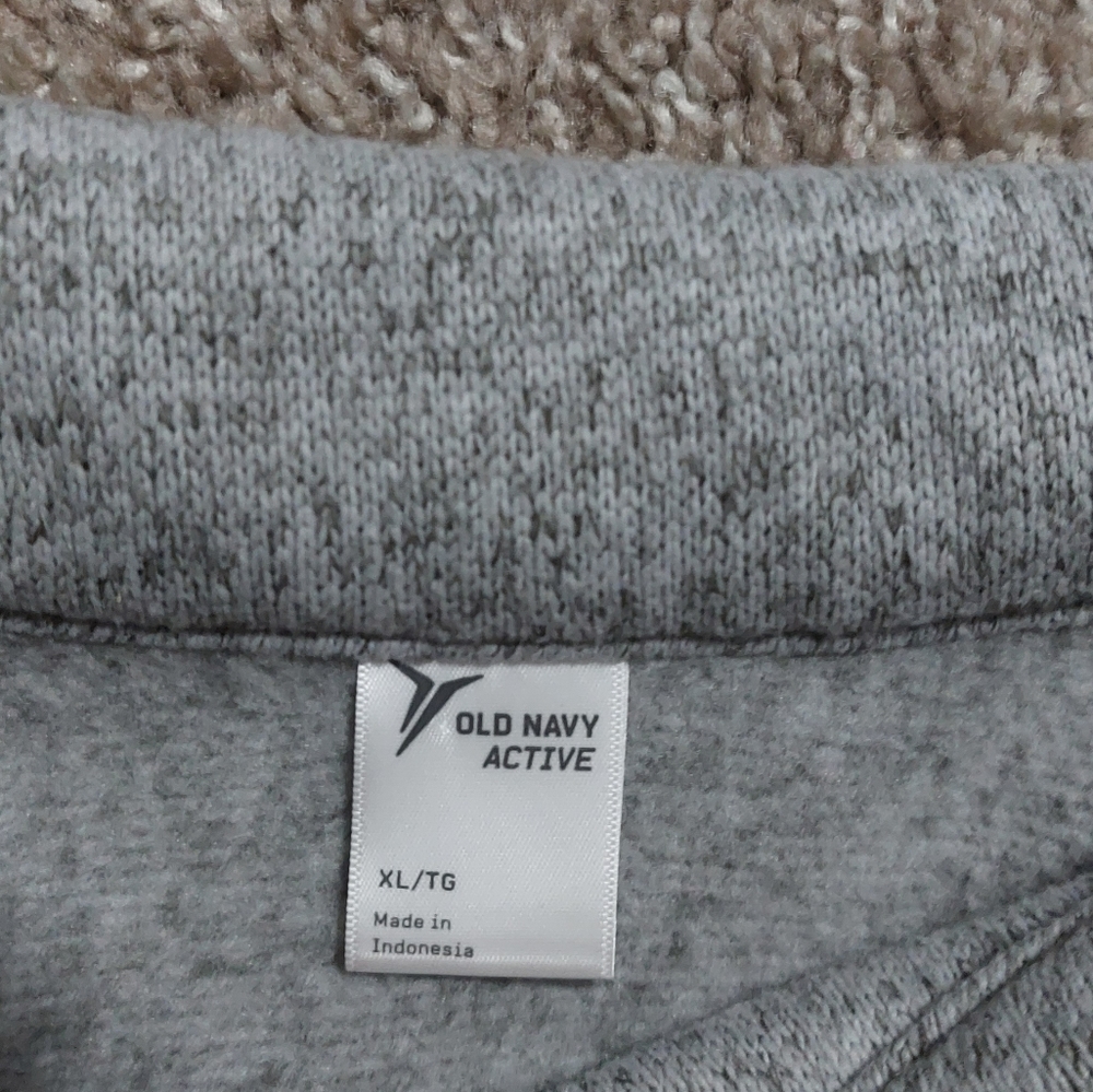 Very comfy warm hoodie - Picture 2 of 3